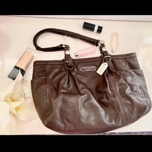 Coach 14x9x3” brown Leather vtg handbag shoulder bag